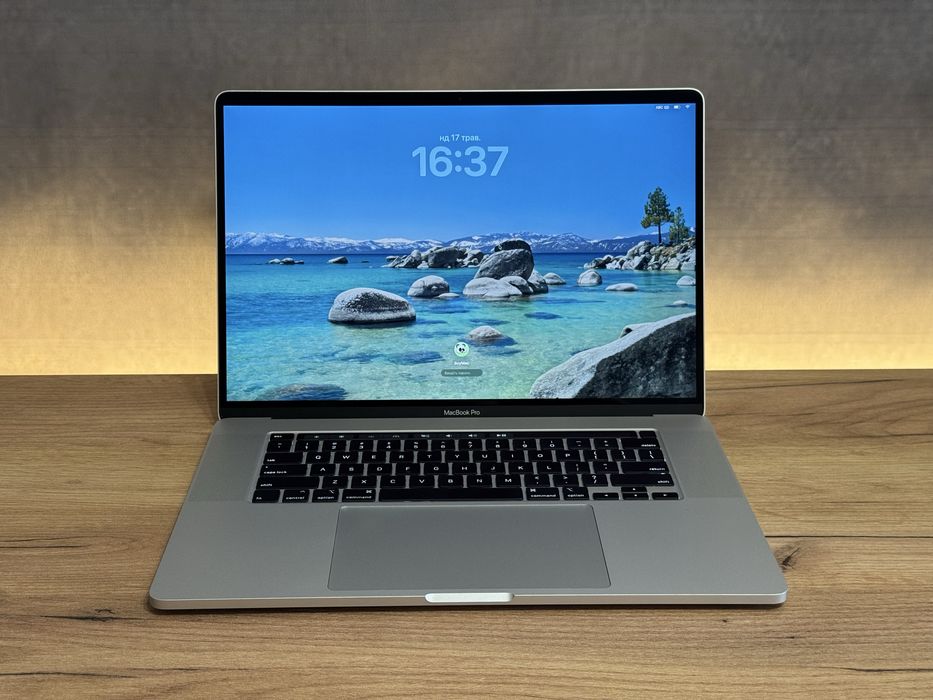 macbook pro 16