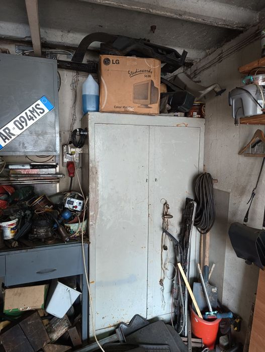 Garaż murowany z warsztatem