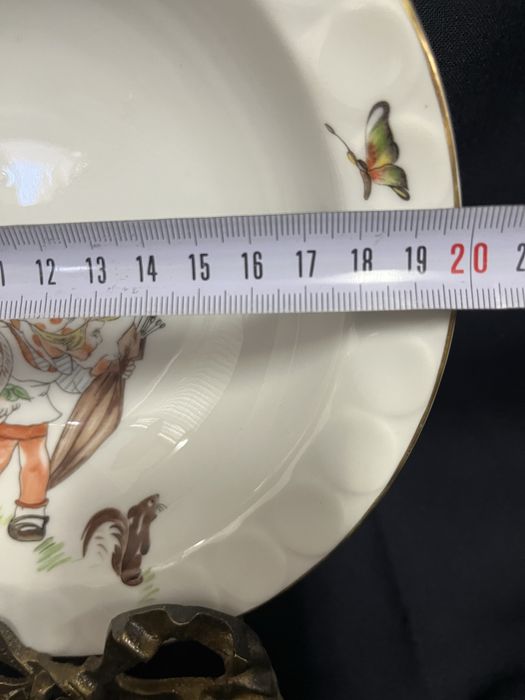 Prato antigo de criança