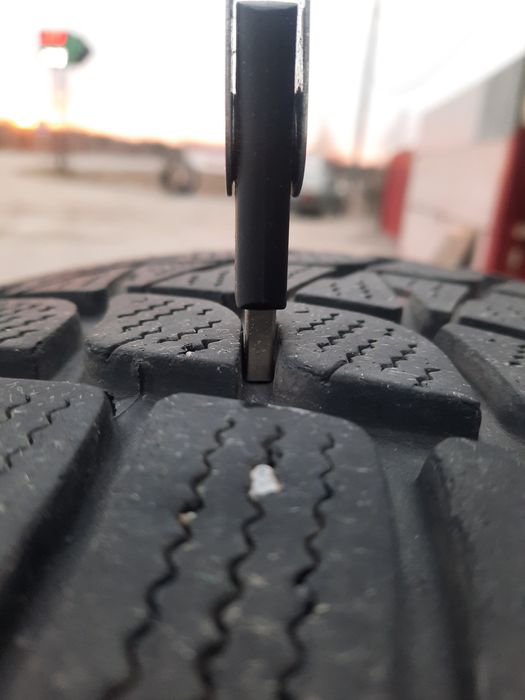 Bridgestone Blizzak LM25 255/55 R18