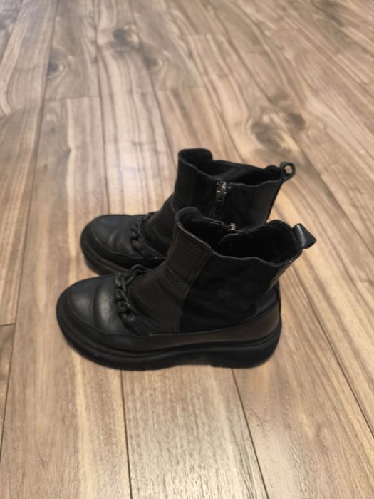 Осінні черевики для дівчинки