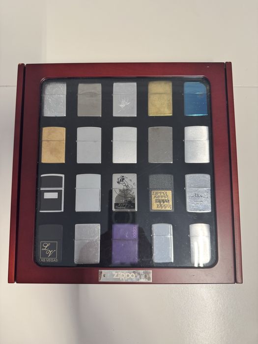 Colecao de 20 Zippo’s