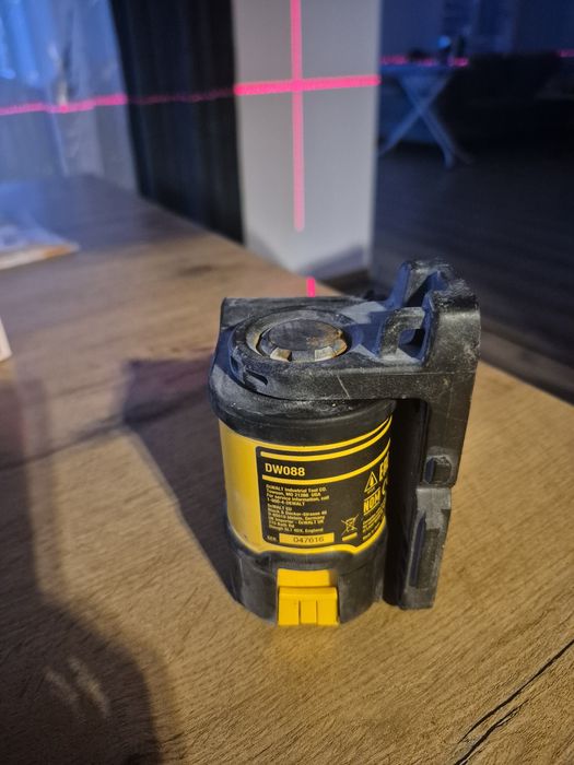 Laser krzyżowy DeWalt