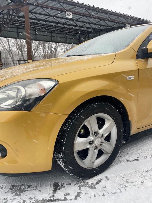 Автомобіль Kia Ceed 2009