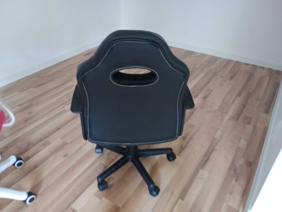 Fotelik dziecięcy gamingowy jak nowy