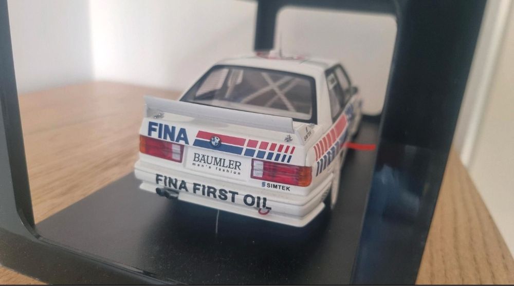 AutoArt BMW M3 E30 DTM “Fina” #7 Cecotto 1:18