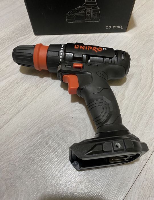 Акумуляторний дриль-шуруповерт Dnipro-M CD-218Q