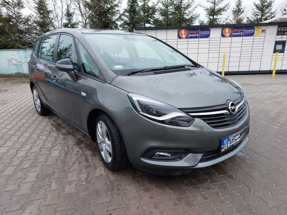 Wypożyczalnia wynajem samochodów Opel zafira C FL 2018 rok Automat