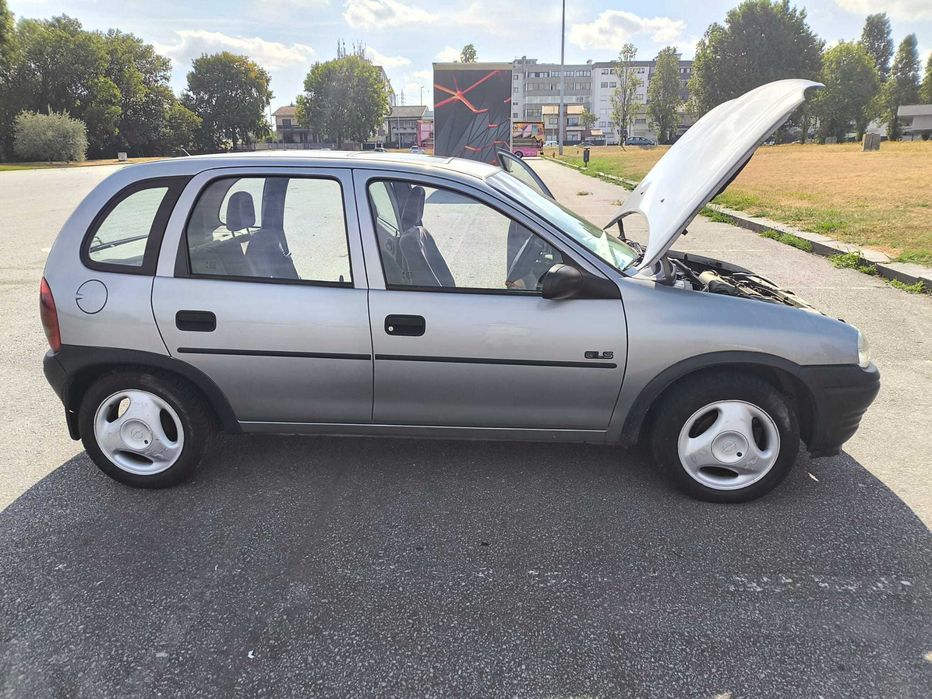 Opel Corsa B 1.5 TD GLS (5 Portas) - Económico e Fiável - Único Dono