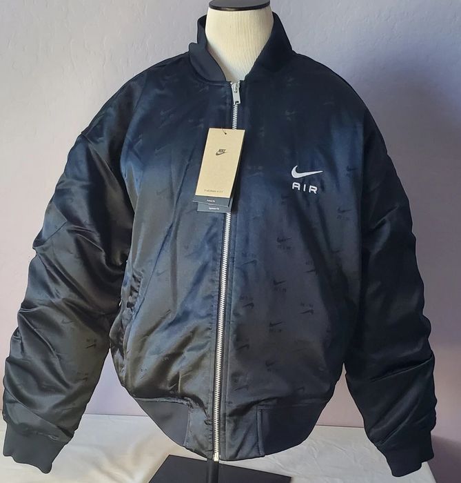 Куртка  бомпер  жіноча Nike S,m,XL,xxl
