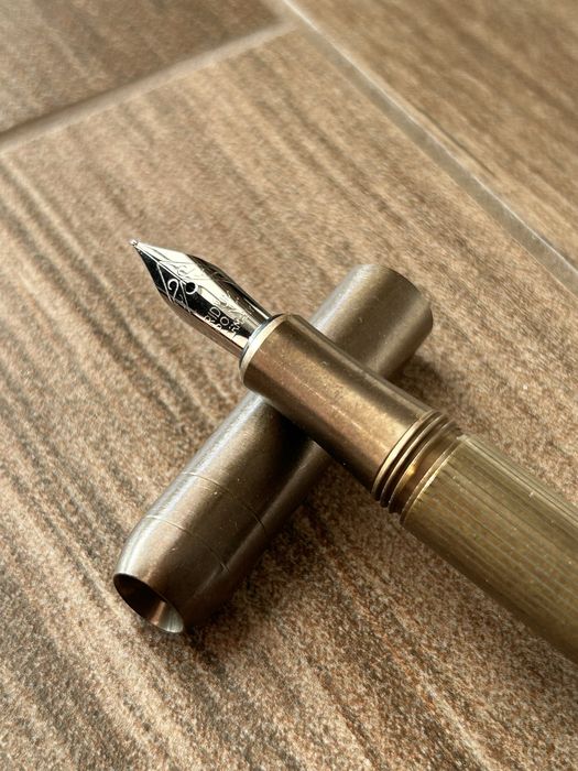 Mosiężne Pióro Wieczne