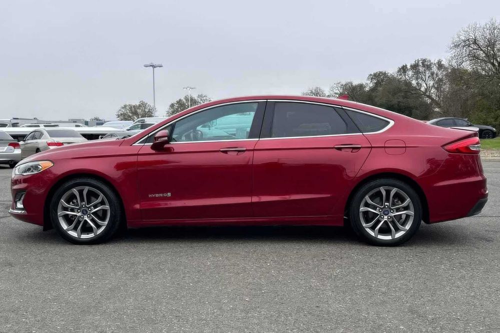 Ford Fusion Hybrid Titanium      2019