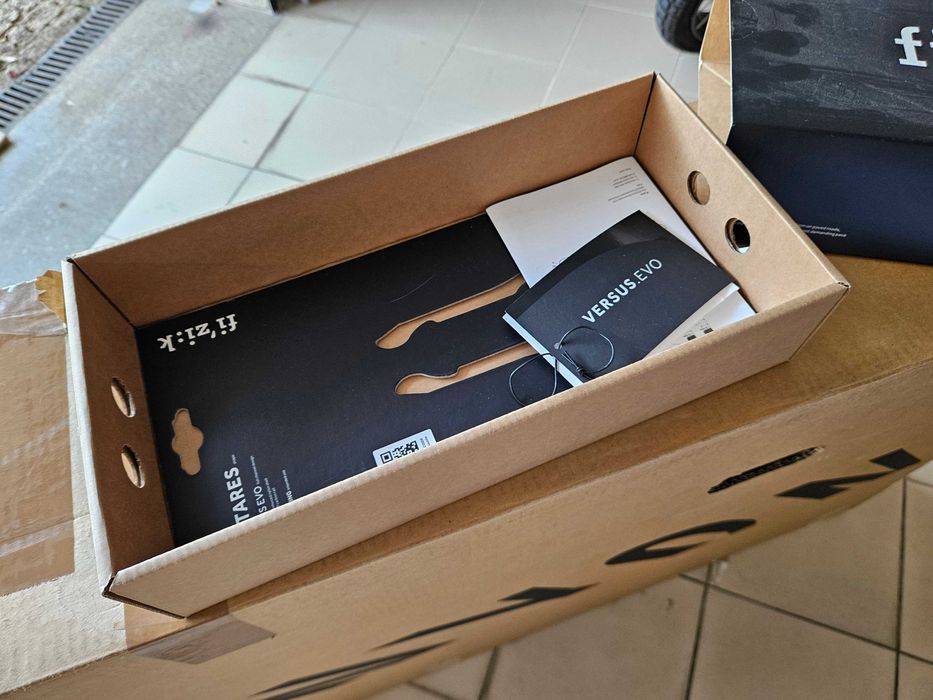 Selim Fizik Antares R1 Versus EVO