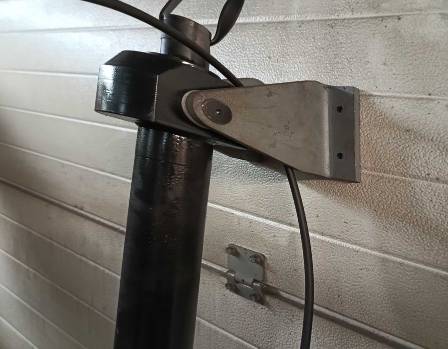 Siłownik do trackera -obrotnicy fotowoltaicznej