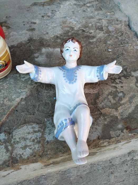 Керамічні статуетки вази фляги чяйники