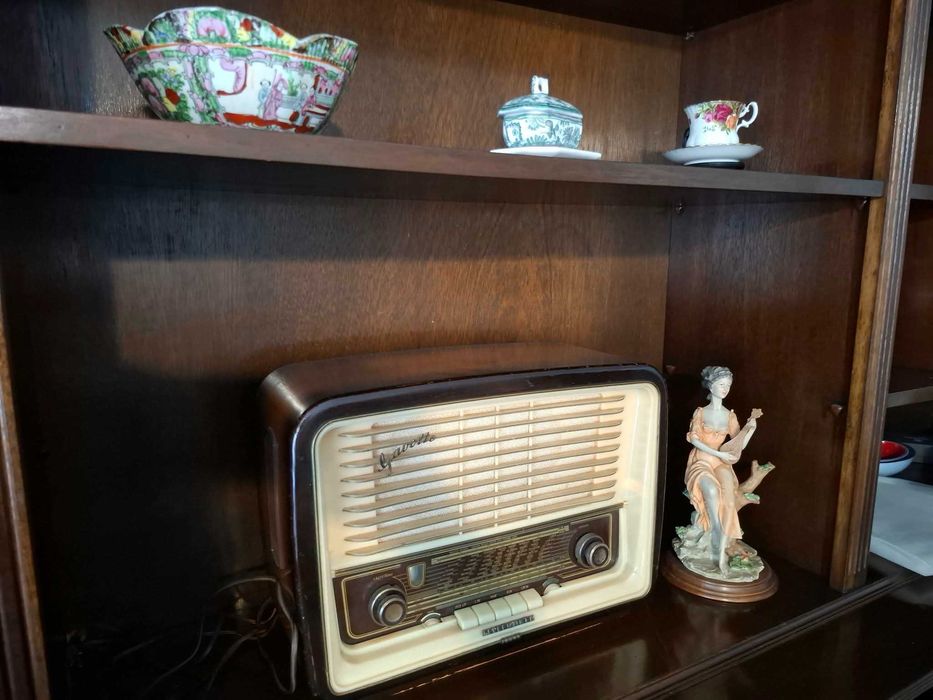 Rádio Antigo / Serviço de  Chá / Elementos decorativos / Quadros de parede