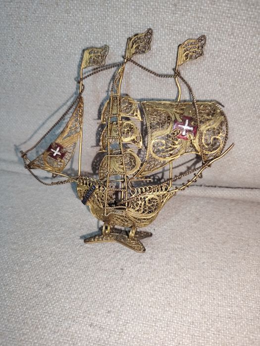 Caravela Portuguesa em Filigrana Dourada