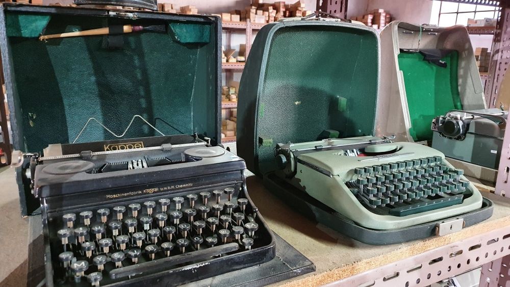Maquinas de escrever antigas