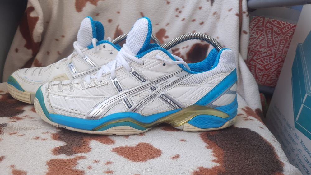 Жіночі кросівки Asics 40