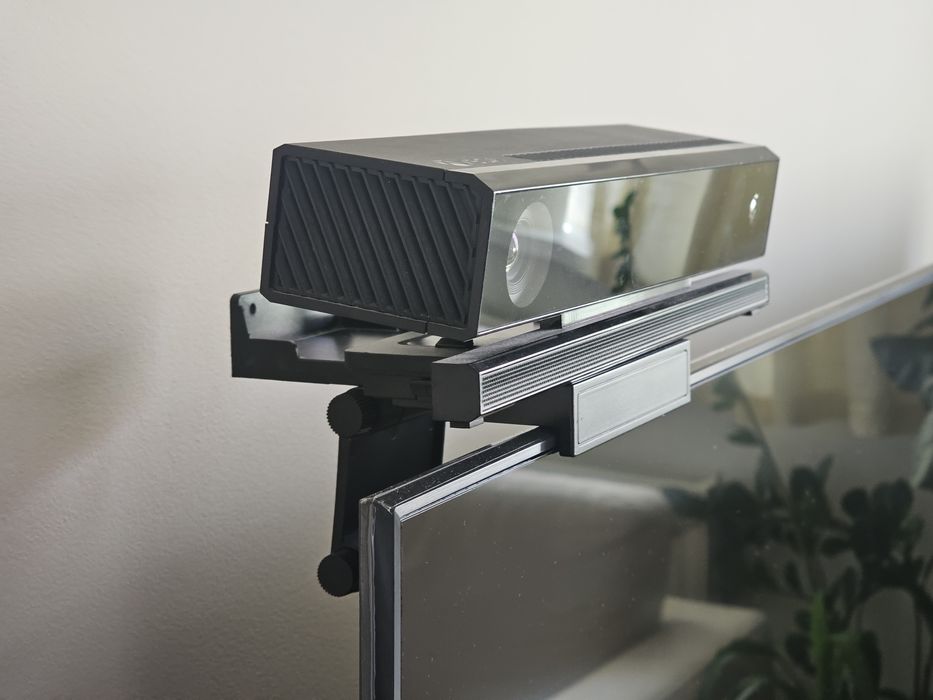 Xbox One - konsola + kinect + 2x kontroler