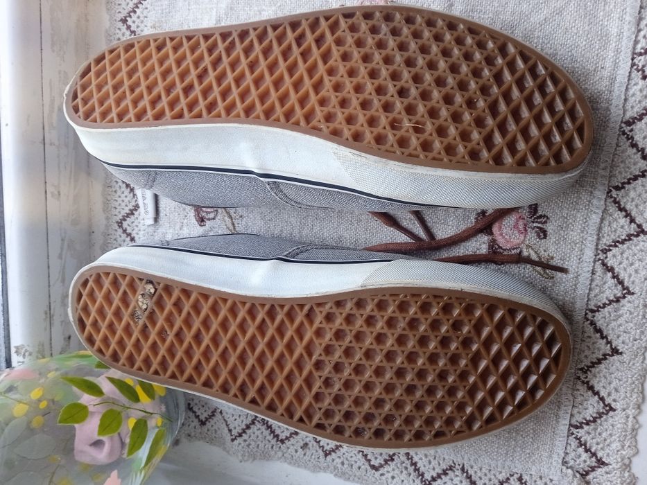 Продам чоловічі кеди бренду Vans