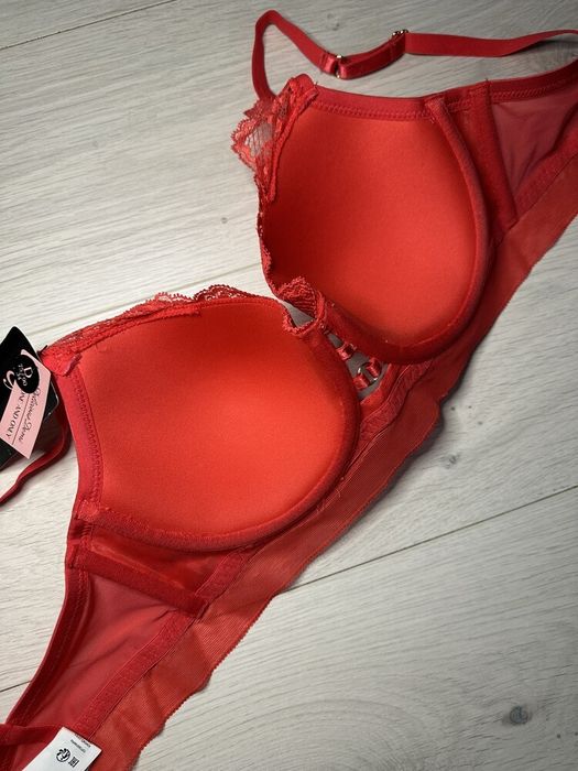 Бюстгальтер брендовий, мереживний 75D. Hunkemoller. Новий, з етикеткою.