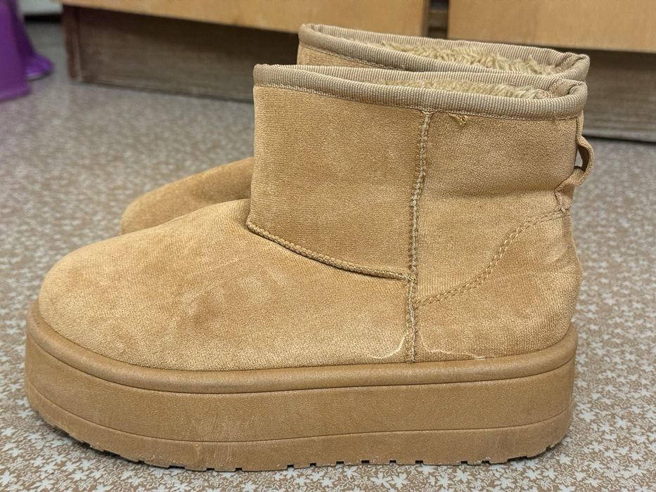 Зимняя обувь ,куртка и свитер