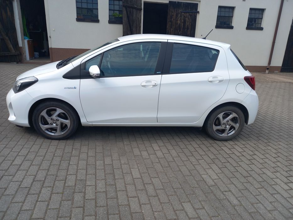 Toyota Yaris Hybryda 2017