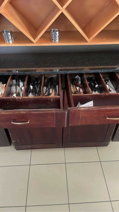 Vendo movel 2 gavetas