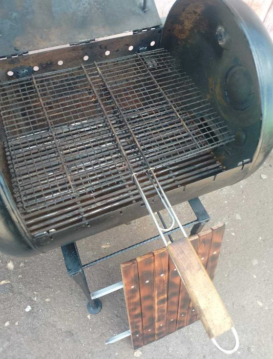 Мангал на базе 80л бойлера