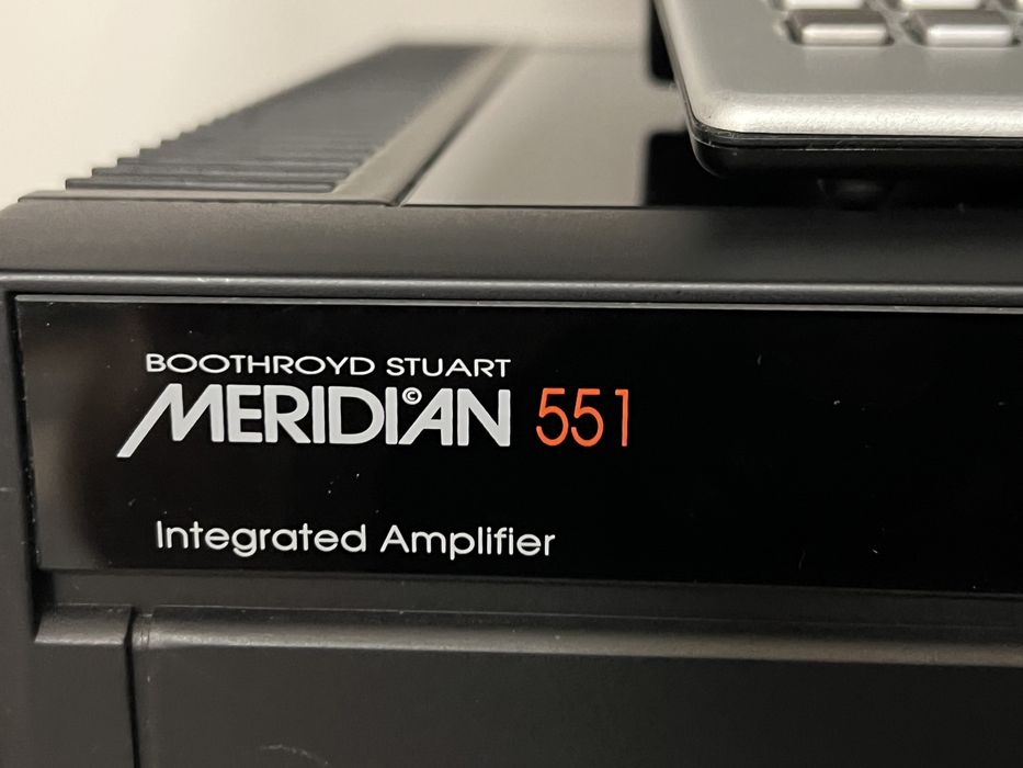 MERIDIAN 551 wzmacniacz zintegrowany dual mono
