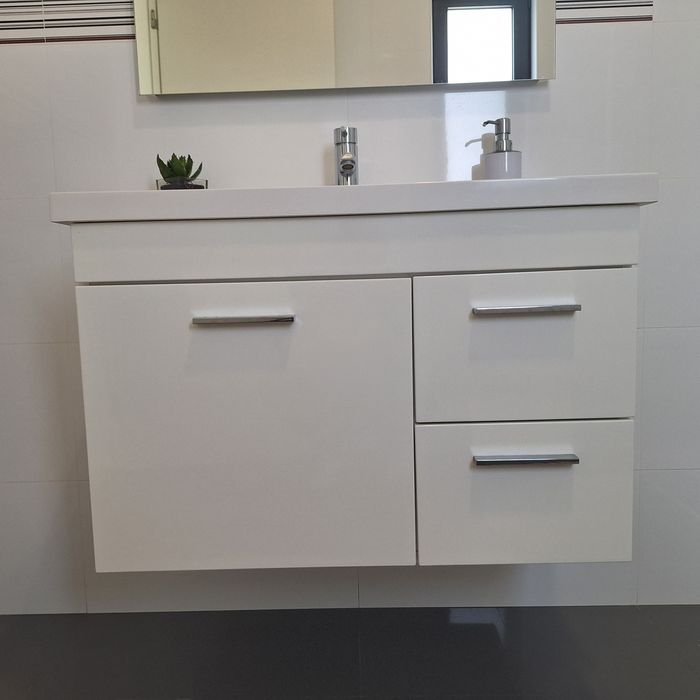 Movel Wc completo com torneira, valvula e espelho