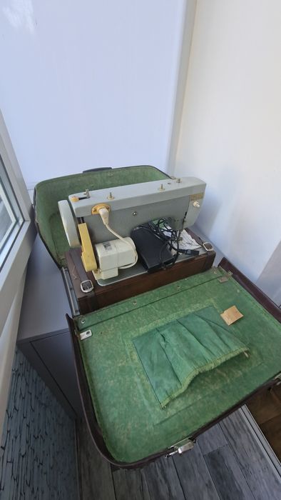 Швейная машинка Чайка142-М