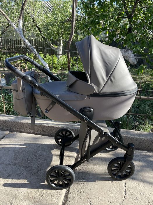Продам коляску Anex e/type Luna 2 в 1 2024 года