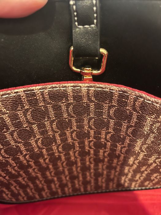 Saco CH muito elegante e prático