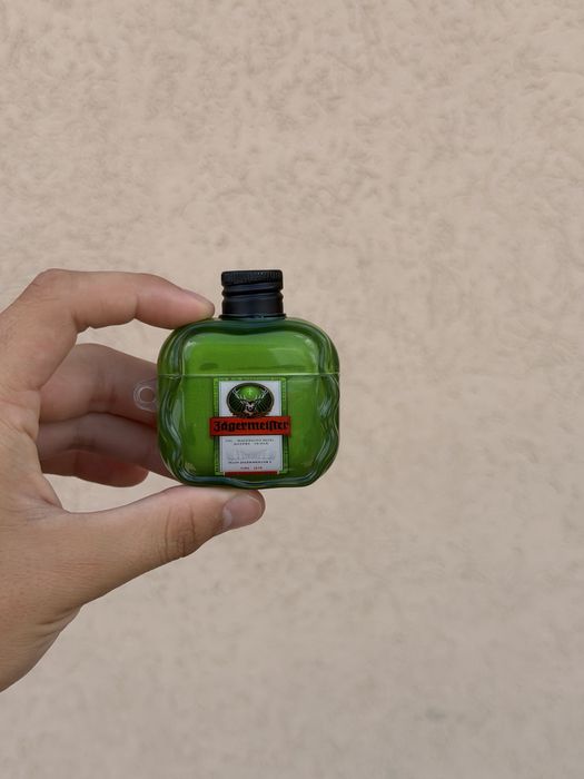 Чехол на AirPods 4, pro 2 з брендуванням Absolut Vodka та Jägermeister