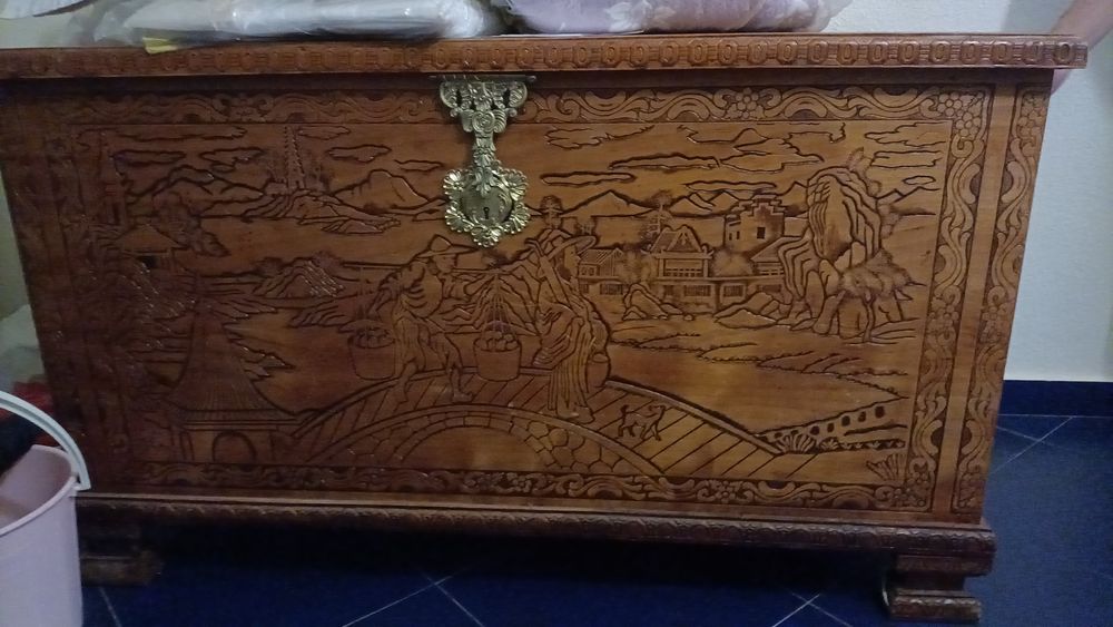 Arca de madeira nova