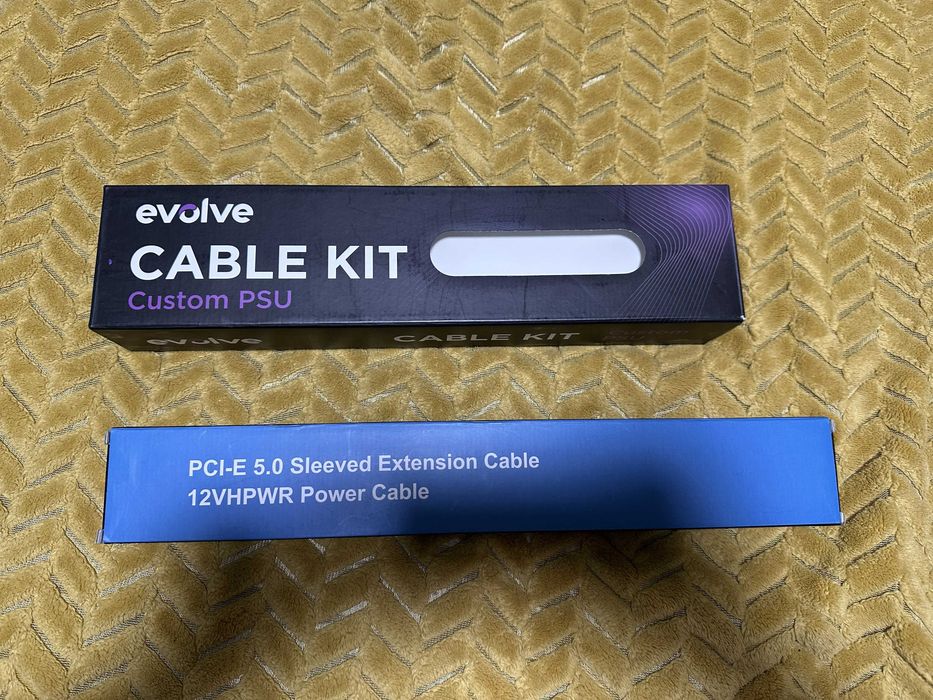 Набір кастомних кабелів живлення EVOLVE Custom Extension PSU Cable Kit 0.3m White та Адаптер EVOLVE 3 x 8 pin to 16 pin PCIe 5.0 White