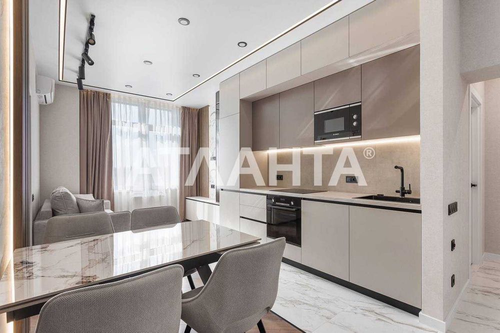 3-кім з видом у двір та на іподром у ЖК "67 Перлина" (тераса)