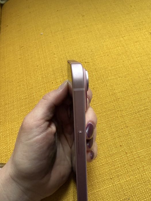 iPhone 15 różowy 128 gb, stan idealny