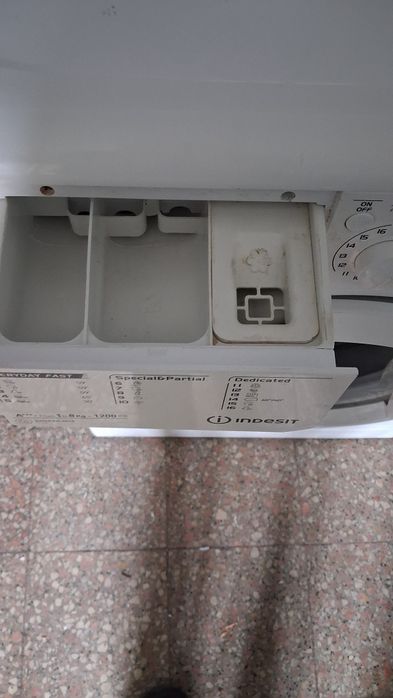 Máquina de lavar roupa Indesit 8kg
