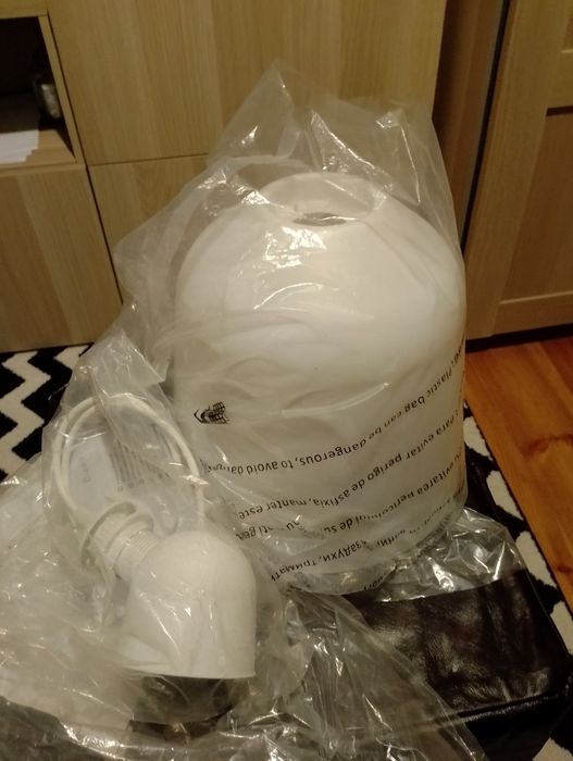 Lampa wisząca-biała