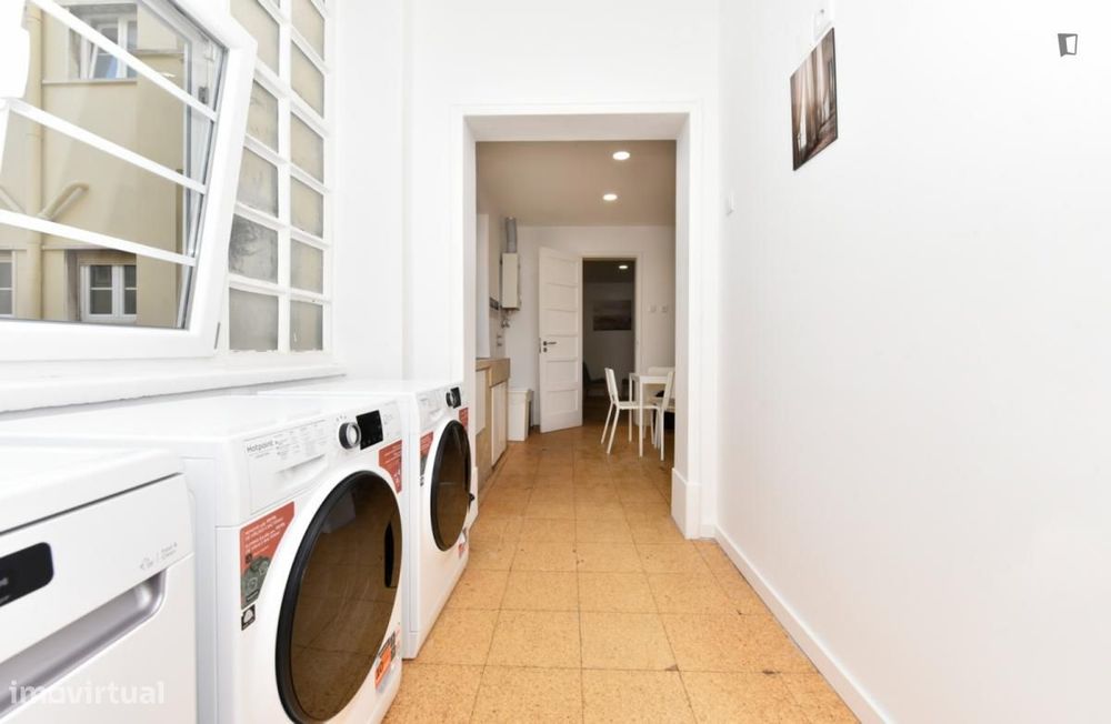 Quarto - localizado em Marquês de Pombal Lisbon