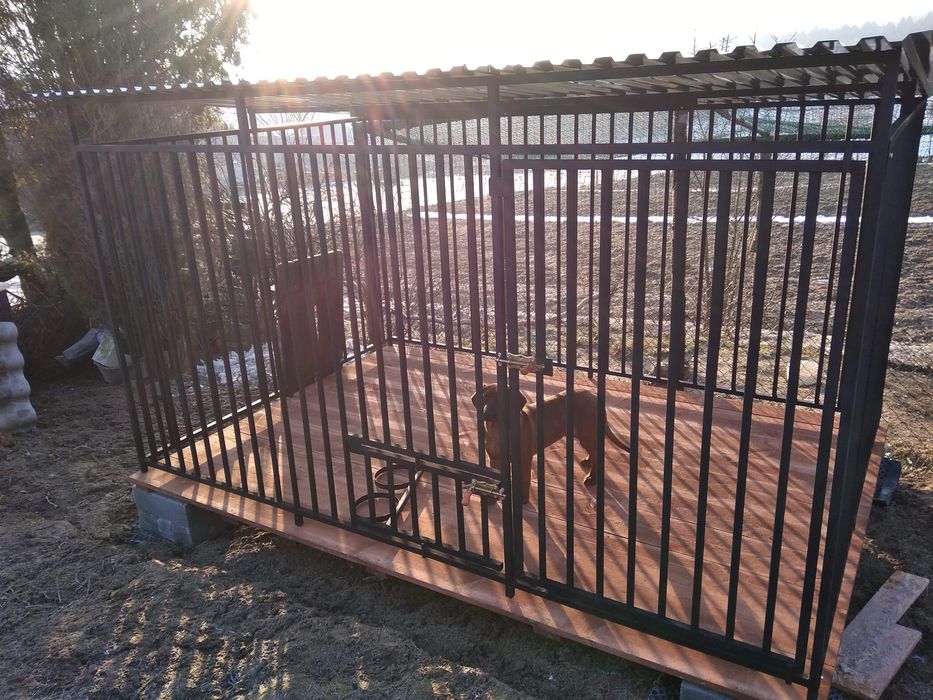 Bezpieczne schronienie dla psa,klatka,boks,zagroda,kojec dla psa