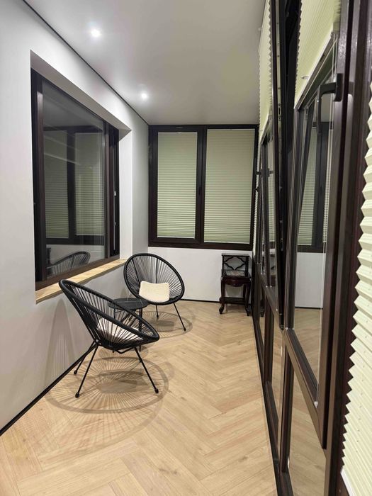 Подобова оренда квартири, центр, парковка, з виглядом на парк