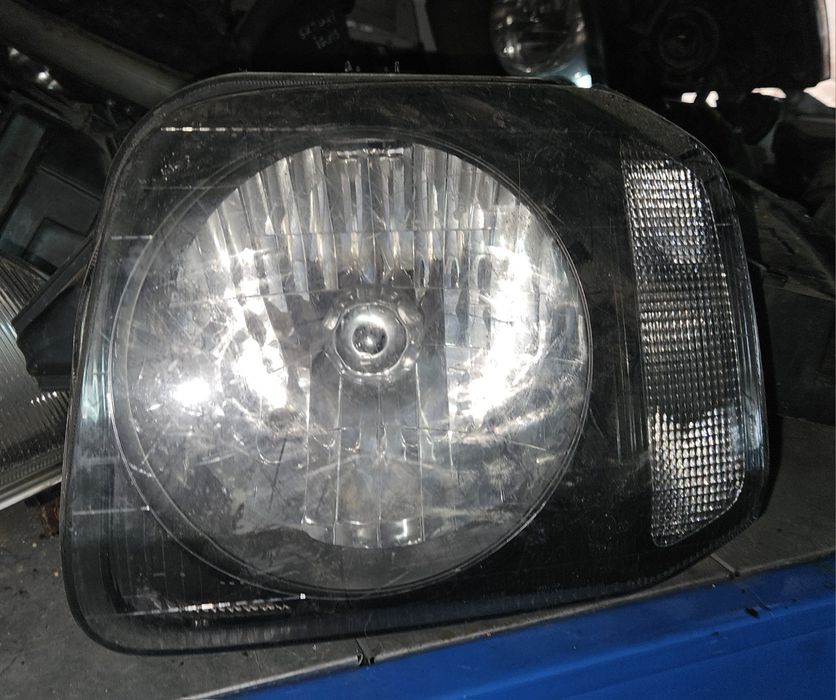 Suzuki Jimny przednia lewa lampa