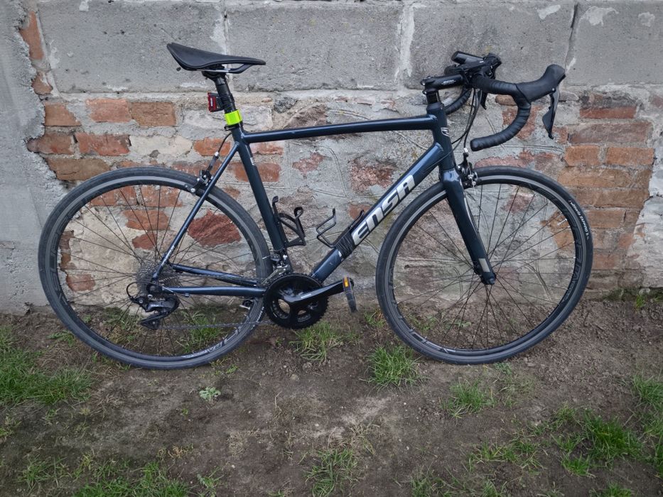 Rower szosowy SENSA Romagna Comp 105 Rozmiar 55 KOMPLET AKCESORIÓW