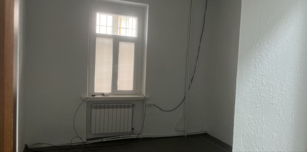 Оренда комерційного приміщення в центрі Чернівців, 76 м²