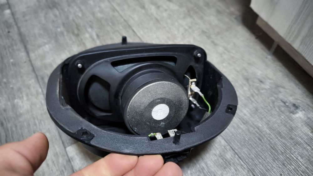 Продам динамики bang and olufsen 8w5035297 audi a4 a5 b9