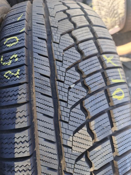 Opony zimowe jak nowe 235/60/18 Zeetex 2 sztuki 23r